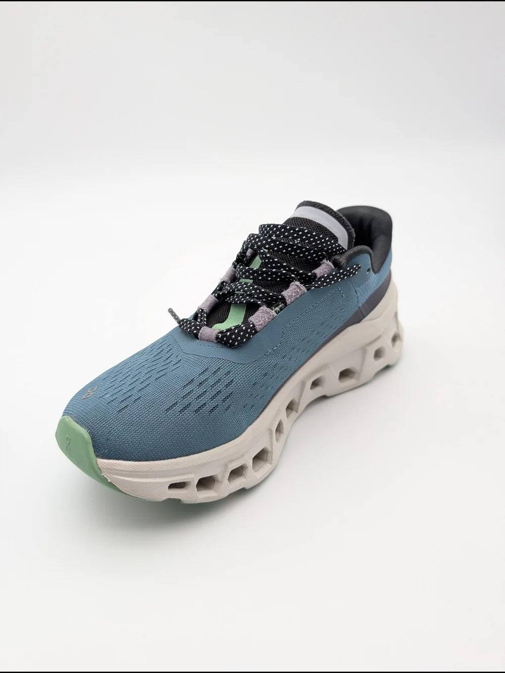 On Cloud monster Women’s Teal Blue Size 7 Running Shoes Comfort